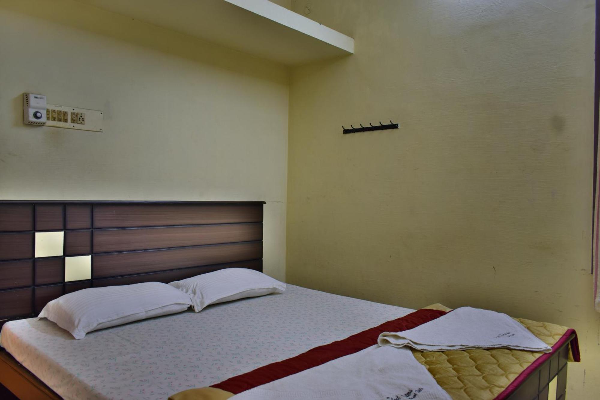 Silent Waters Resorts Yelagiri Buitenkant foto